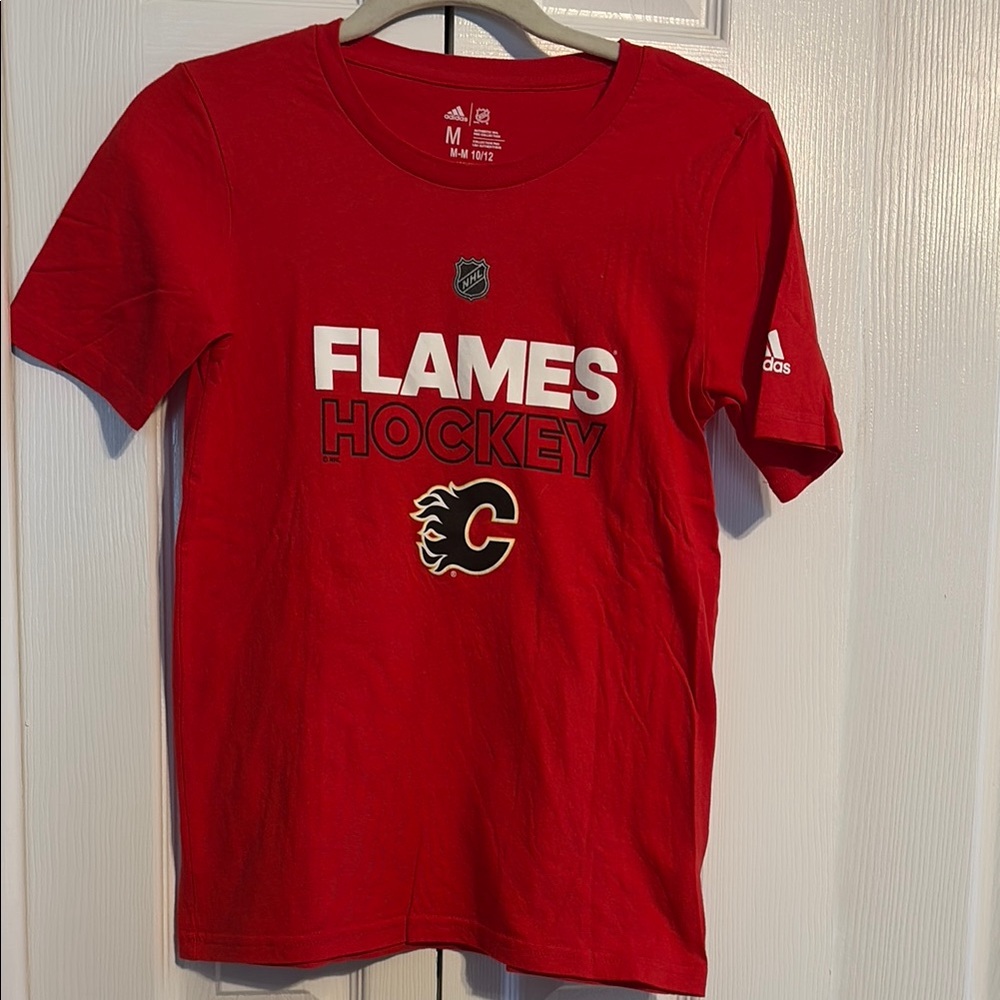 Adidas Red Calgary Flames Hockey T-Shirt size youth medium NWOT